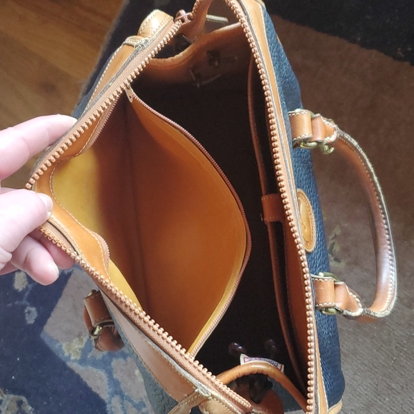 Dooney & Bourke Purse - Picture 4 of 4
